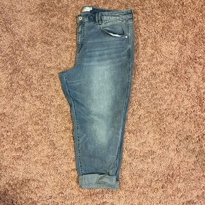 Torrid size 24R Mid rise Boyfriend light wash relaxed fit denim jean